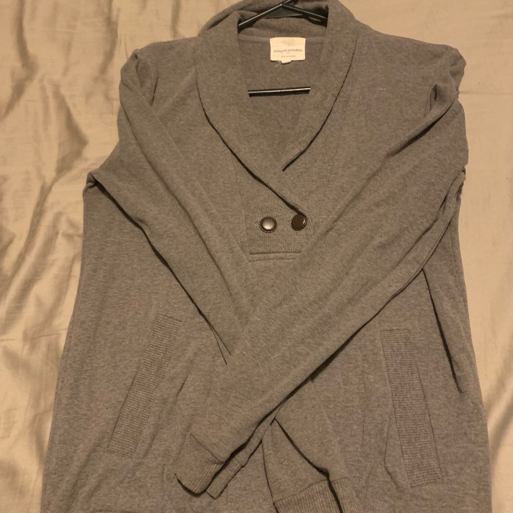 Banana Republic gray pullover 🤍🤍🤍🤍